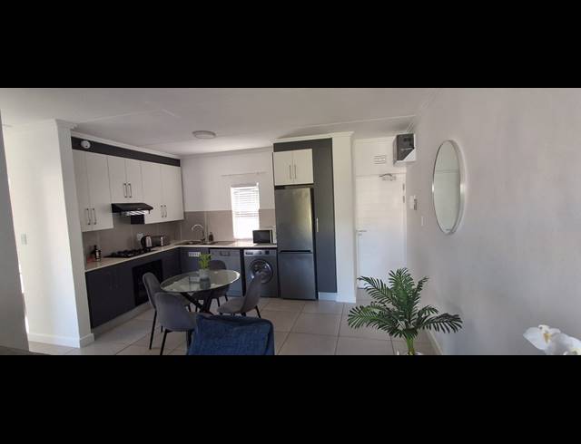 2 BEDROOM APARTMENT TO LET IN BALLITO CENTRAL